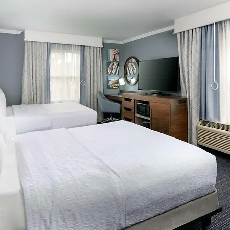 Hampton Inn Savannah Historic District-3