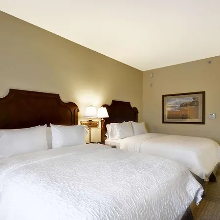 Hampton Inn & Suites Savannah Historic District-2